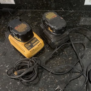1 Dewalt 14.4 Battery With Charger And 1 Dewalt 18v Battery With Car Charger