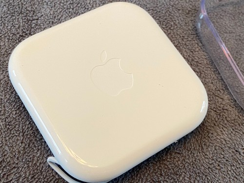New Apple Wired Headset EarPods with a 3.5mm Headphone Jack - Photo 3 sur 3