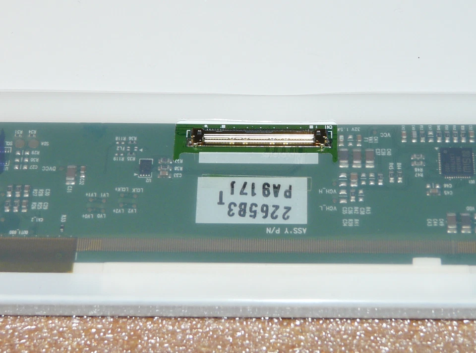 39,6cm (15,6") WXGA LED HD 1366x768 LG LP156WH2 (TL) (EA) Glossy Display 40-pin - Bild 2 von 3