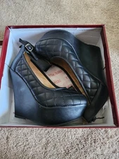 Delicacy Quilted Wedge High Heels Size 7 Black NIB
