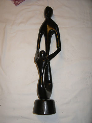 Skulptur Mutter mit Kind Handarbeit aus Afrika