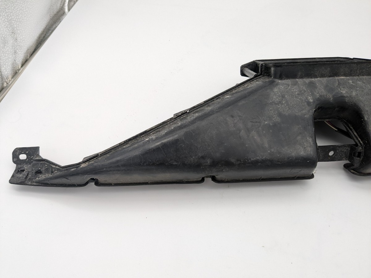 90-96 Nissan 300zx 27800-30P00 Front windshield defroster vent