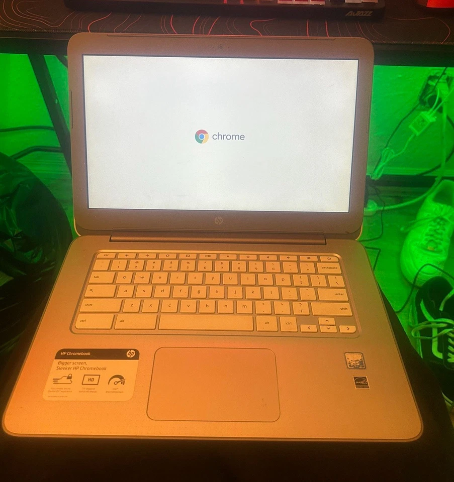 HP Chromebook 14 14-AK010NR Intel Celeron N2840 2GB RAM 16GB SSD Foto 2 de 3