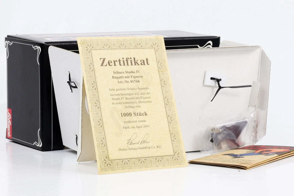 1:24 Bugatti blu con statuette Schuco classic Studio IV art.n. 01744 - Immagine 3 di 3