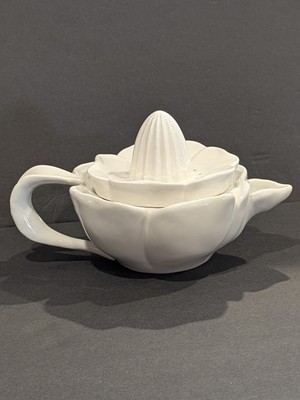 Ceramic Two Piece Citrus Juicer Teapot Flower Shape White 1 Cup EUC 