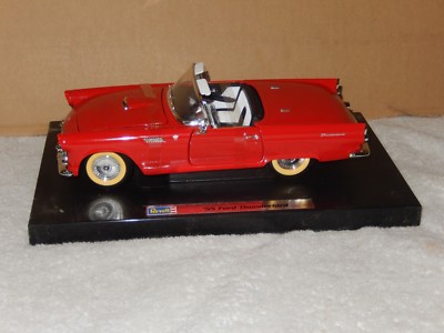 REVELL 1/18 THUNDERBIRD レッド