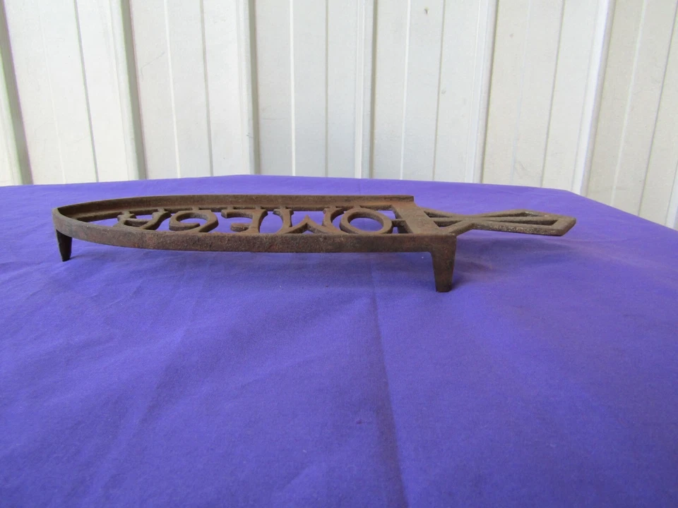 Trivet Cast Metal OMEGA Brand Antique Foto 3 de 4