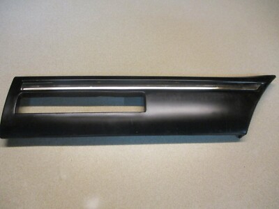 GM 10040597 Lift Front Fender Molding Pontiac J2000 Sunbird 10026178