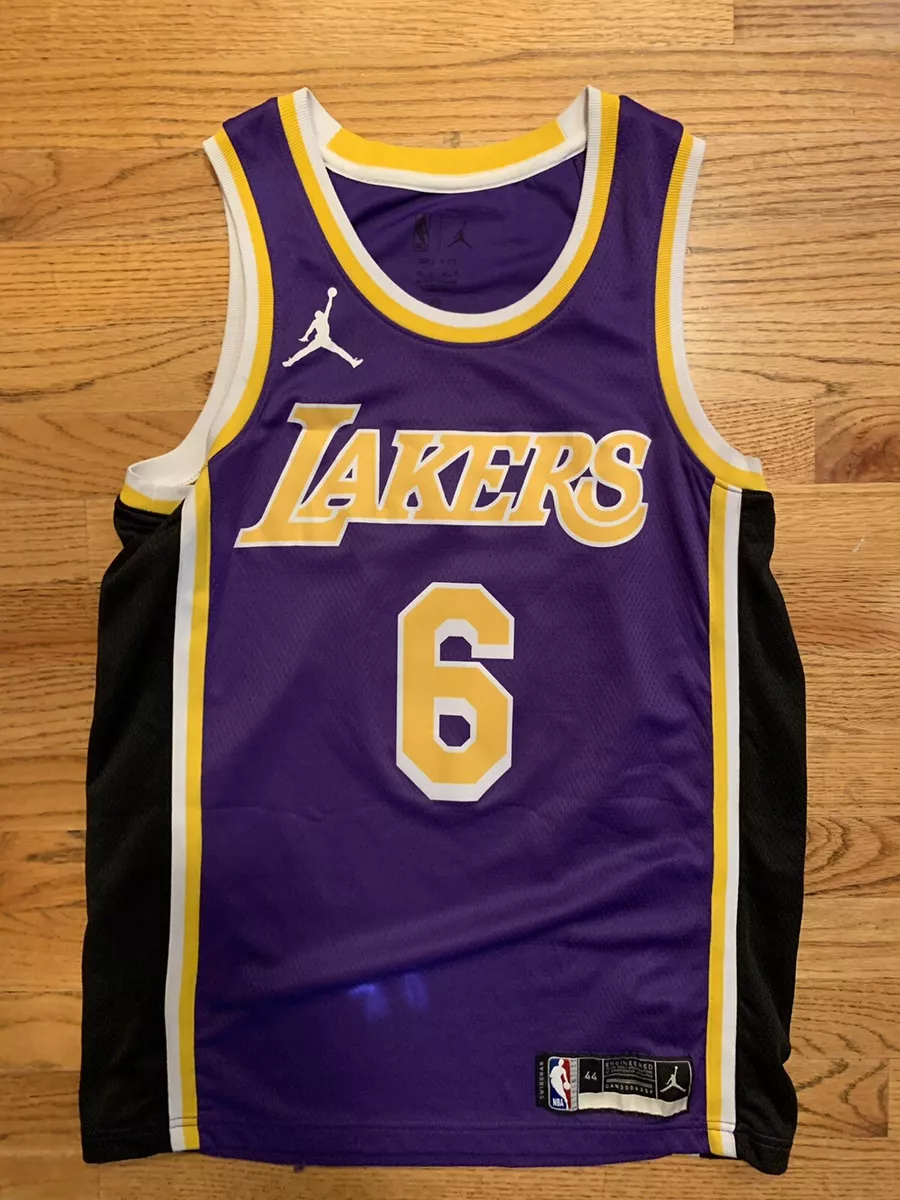 LeBron James Los Angeles Lakers Nike Swingman Jersey Purple - Statement  Edition