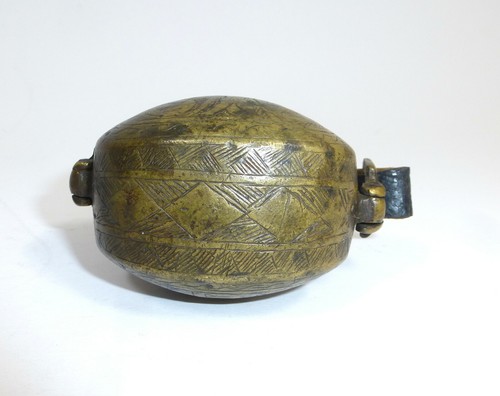 Botella de bronce recipiente para bolas de plomo siglo XVIII Imperio Otomano Afganistán - Imagen 9 de 11