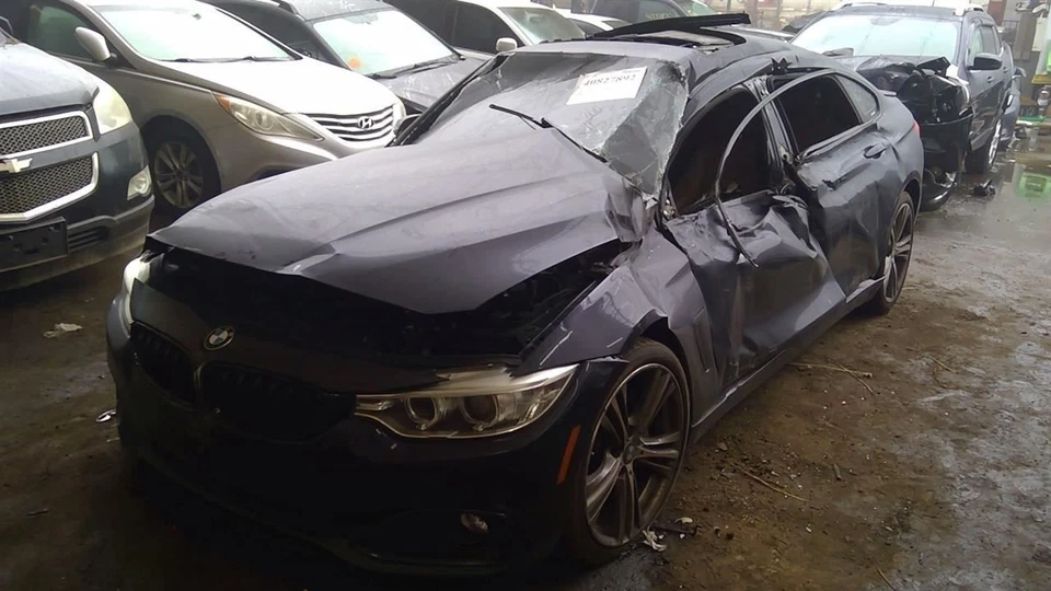 (LOCAL PICKUP ONLY) Rear Bumper 4 Door Gran Coupe With Park Assist Fits 15-16 BM Foto 4 de 4