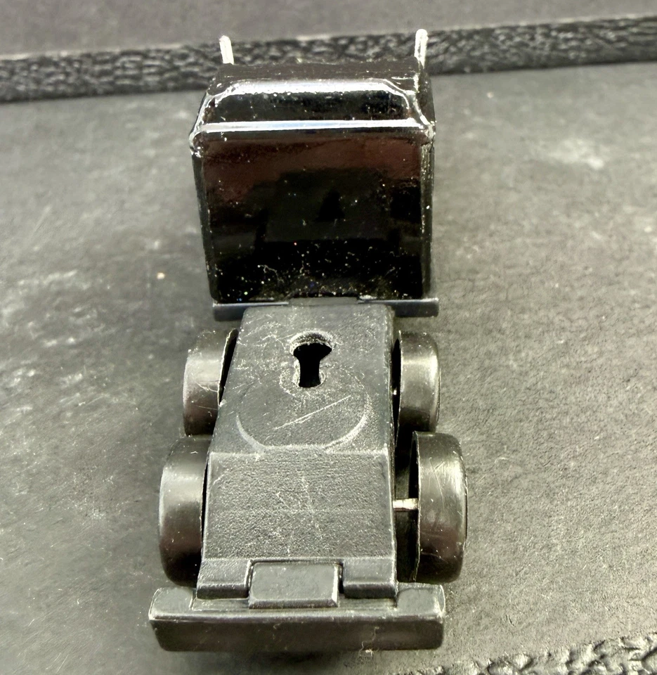 Vintage Unbranded Black Semi Long Hauler Kenworth Mack Truck #8017 3.75” Length - Image 4 of 4