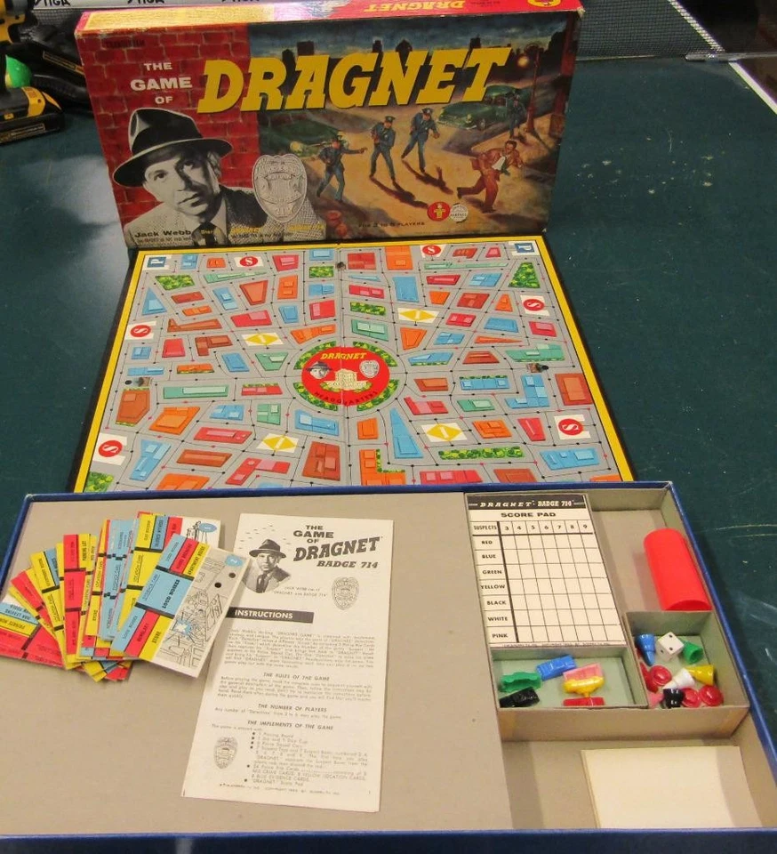 Vintage 1955 THE GAME OF DRAGNET & BADGE 714 Board Game COMPLETE & Instructions - Image 2 of 4