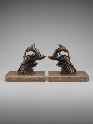 Art Deco Buchstützen in patiniertem Lineal - stilisiertes Tierpaar - Sockel in m