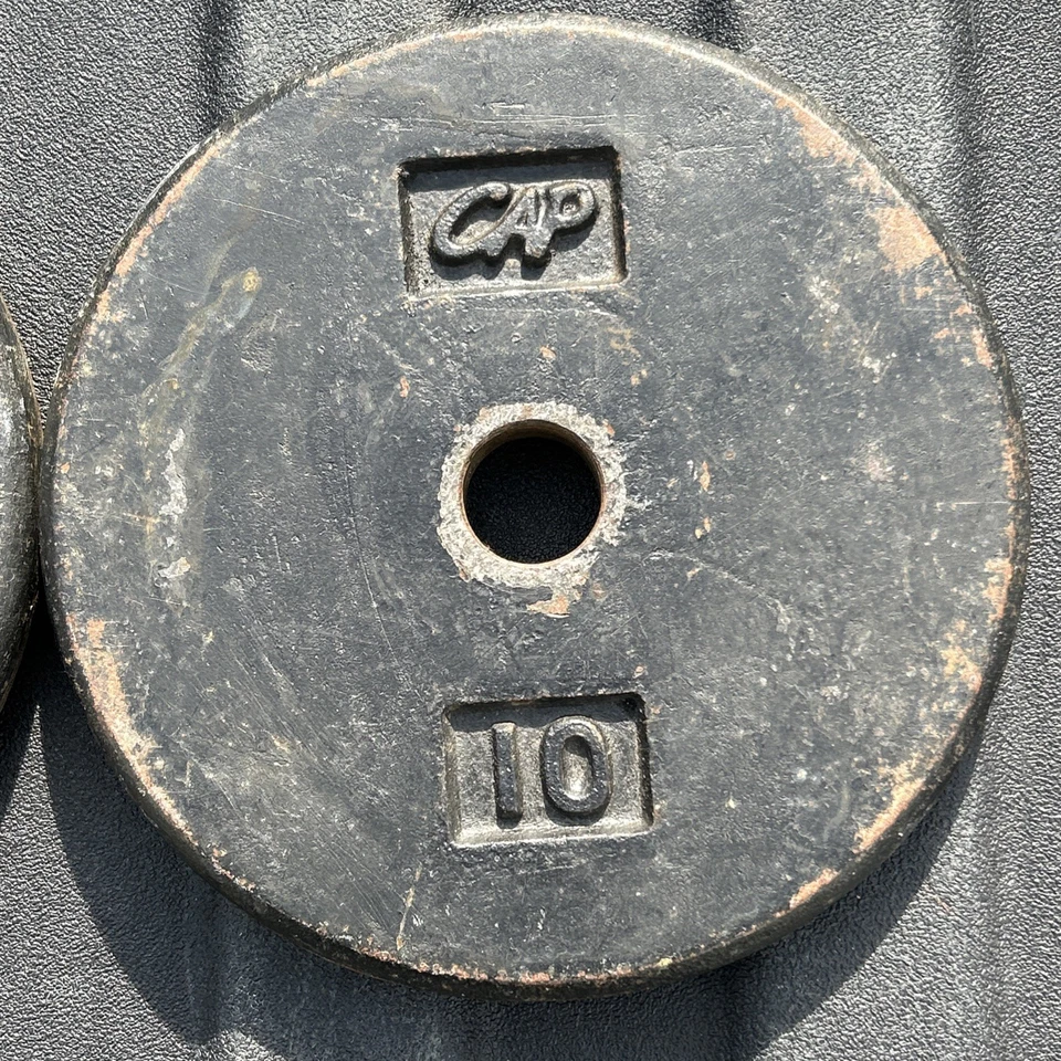 Placas de peso vintage para panqueques de hierro fundido CAP Barbell 2 de 10 lb Foto 3 de 3
