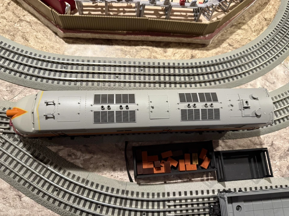 Lionel 6-24507 E-6 Powered A Unit Milwaukee Road with TMCC and Odyssey Railsound - Bild 4 von 4