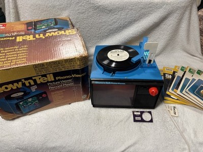 VINTAGE GABRIEL SHOW N TELL PHONO VIEWER BLUE W/ 8 TITLES ''PLEASE READ''