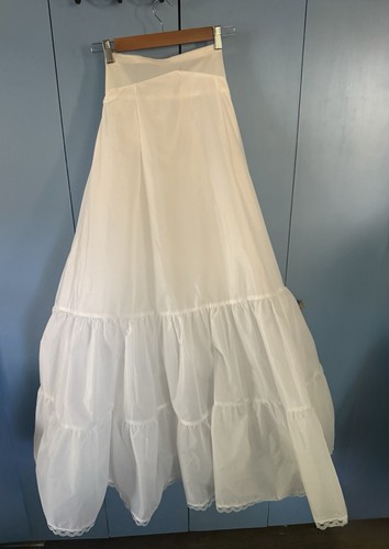 David’s Bridal White Petticoat Slip – Size 12 (Style 603)