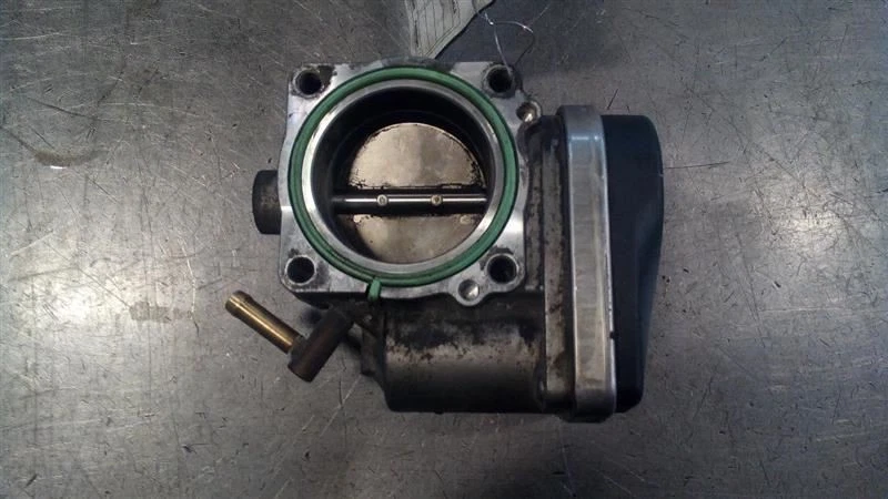 Cuerpo del acelerador de 2003 Mini Cooper 1,6 L 7624284 Foto 3 de 4