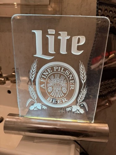Vintage 1982 Miller Lite A Fine Pilsner Beer Illuminated Light Electric Bar Sign