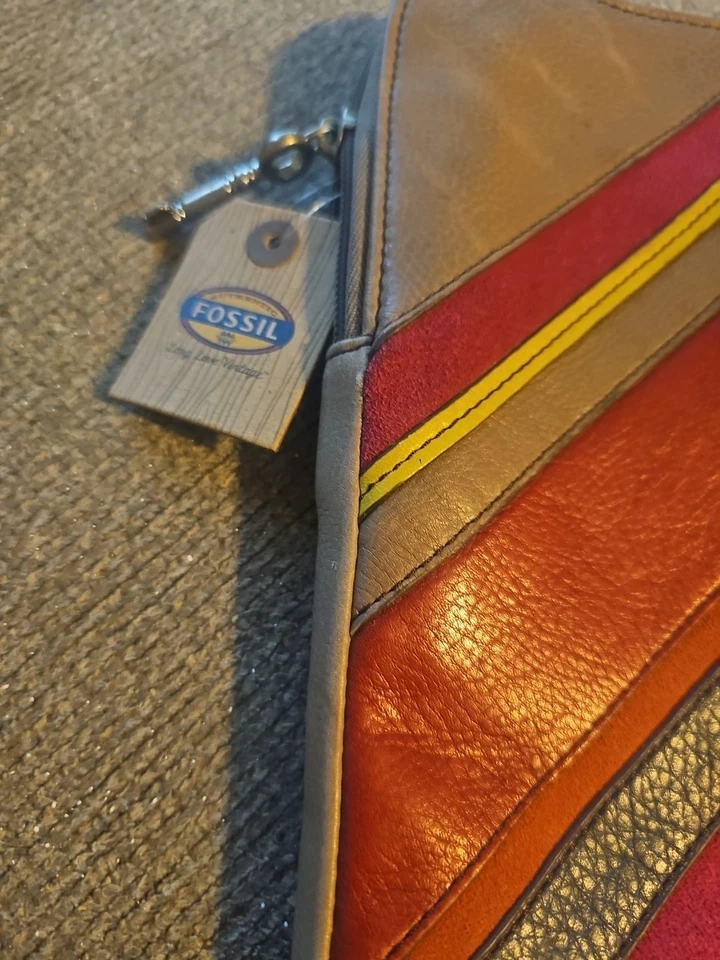 NUEVO CON ETIQUETAS Fossil Cuero Marrón Taupe Con Rayas Ipad, Funda Tablet, Funda Foto 2 de 4