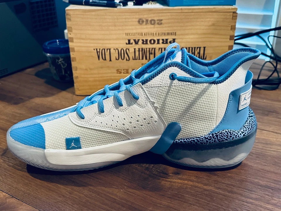 UNC NEW - OLD STOCK - UNC Tar Heels Basketball Shoes Size 14 - Player Exclusive - Image 2 of 4