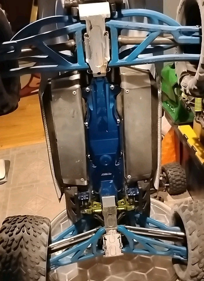 Traxxas E Revo 1.0 Brushless "6s Mamba Monster, Castle L👀K! - Image 4 of 4