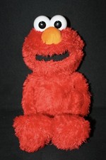 Hasbro Sesame Street Love to Hug Talking Elmo 50 Years 2018 Talks Sings E4467