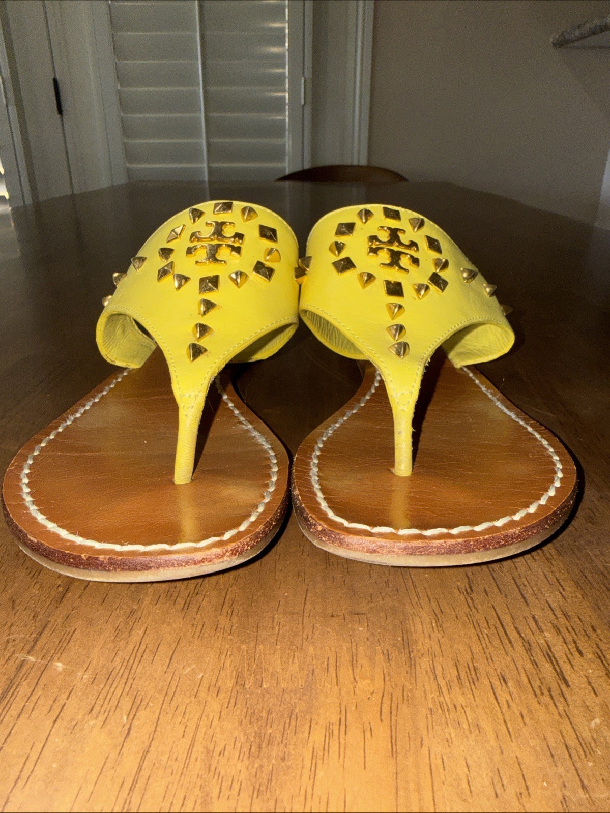 Tory Burch Yellow Leather Studded Thong Slide Sandals Flats Logo Cutout Women 7 thumbnail 2