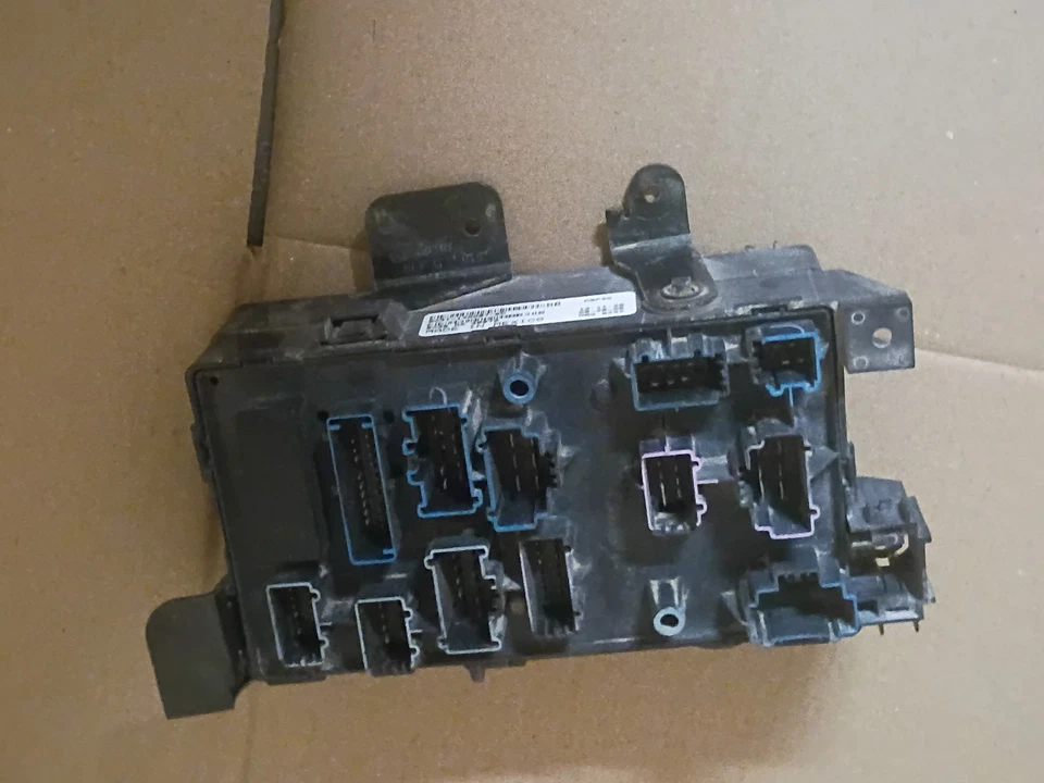 Ford F250 F350 2005-2007 bajo tablero caja de fusibles P/N 6C3T-14A067-BD Foto 3 de 4