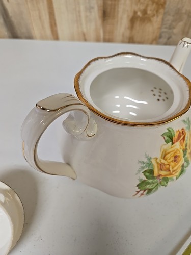 Antique Vintage Royal Albert Yellow Tea Rose Teapot Teacup Plates England Old - Picture 12 of 13