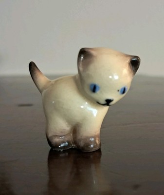 Vintage Hagen Renaker Siamese Kitten, Head Turned