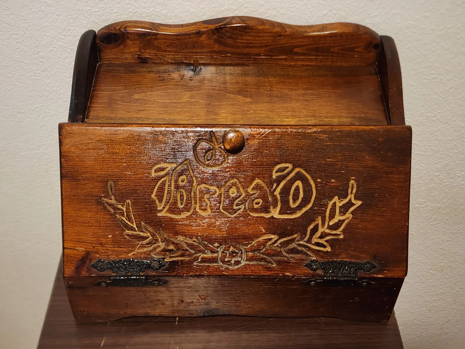 Vtg Hand Carved Wooden Bread Box Rustic Farmhouse Countertop Storage
Opens in a new window or tab