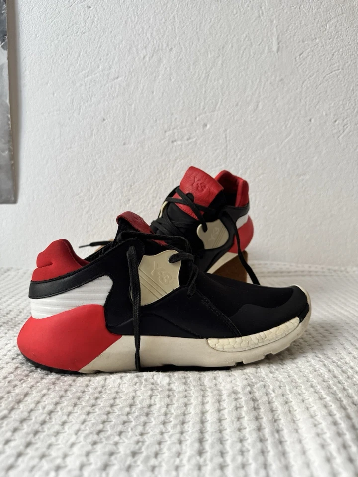 Y-3 Qasa Sneaker Gr. 40 Schwarz Rot Yohji Yamamoto Adidas Boost - Bild 1 von 4