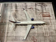 Realistic Airport Ground Mat Apron (Display 1...