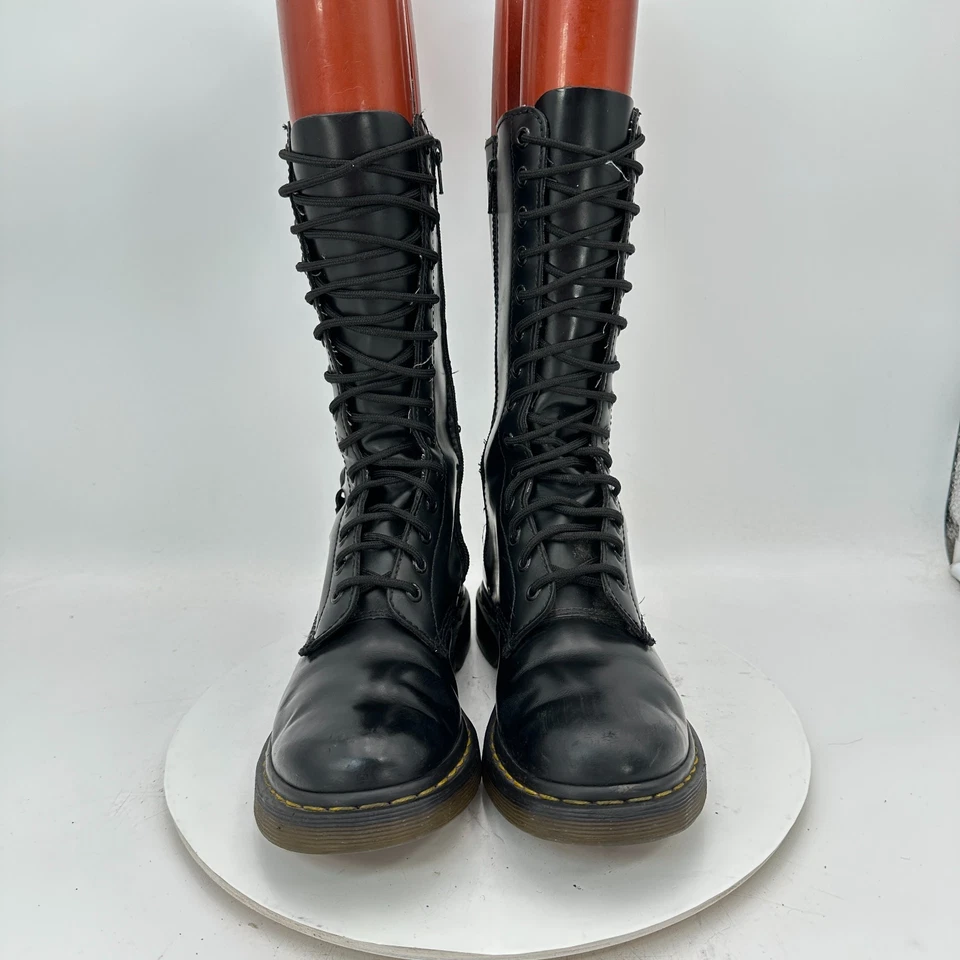 Dr Martens Vonda Rosie 女式英国 8 美国 8 黑色镂空中筒系带靴 — 第 2/4 张图片