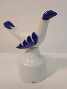 VINTAGE 2PC. ROYAL WORCESTER COBALT BLUE & WHITE PIE BIRD PIE VENT FUNNEL 5"