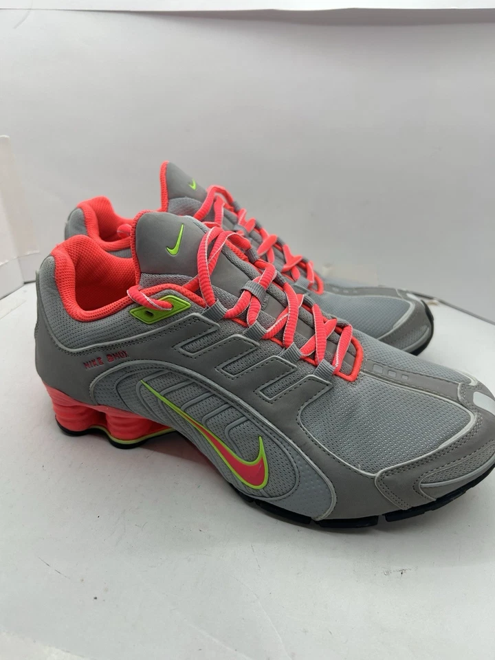 NIKE Feminino SHOX Navina RARO Rosa/Cinza Tamanho 9 - Imagem 3 de 4