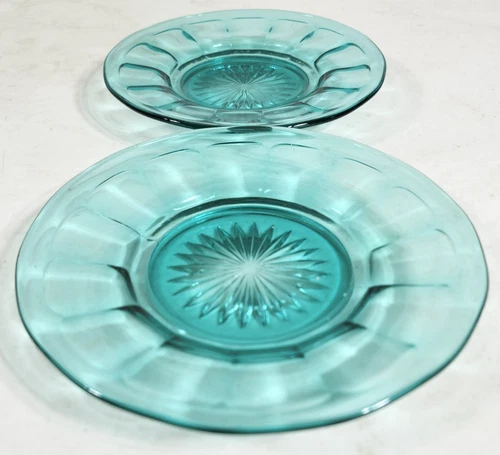 Set of 2 Art Deco Starburst Teal Blue Depression Glass Salad Dessert Plates 6"