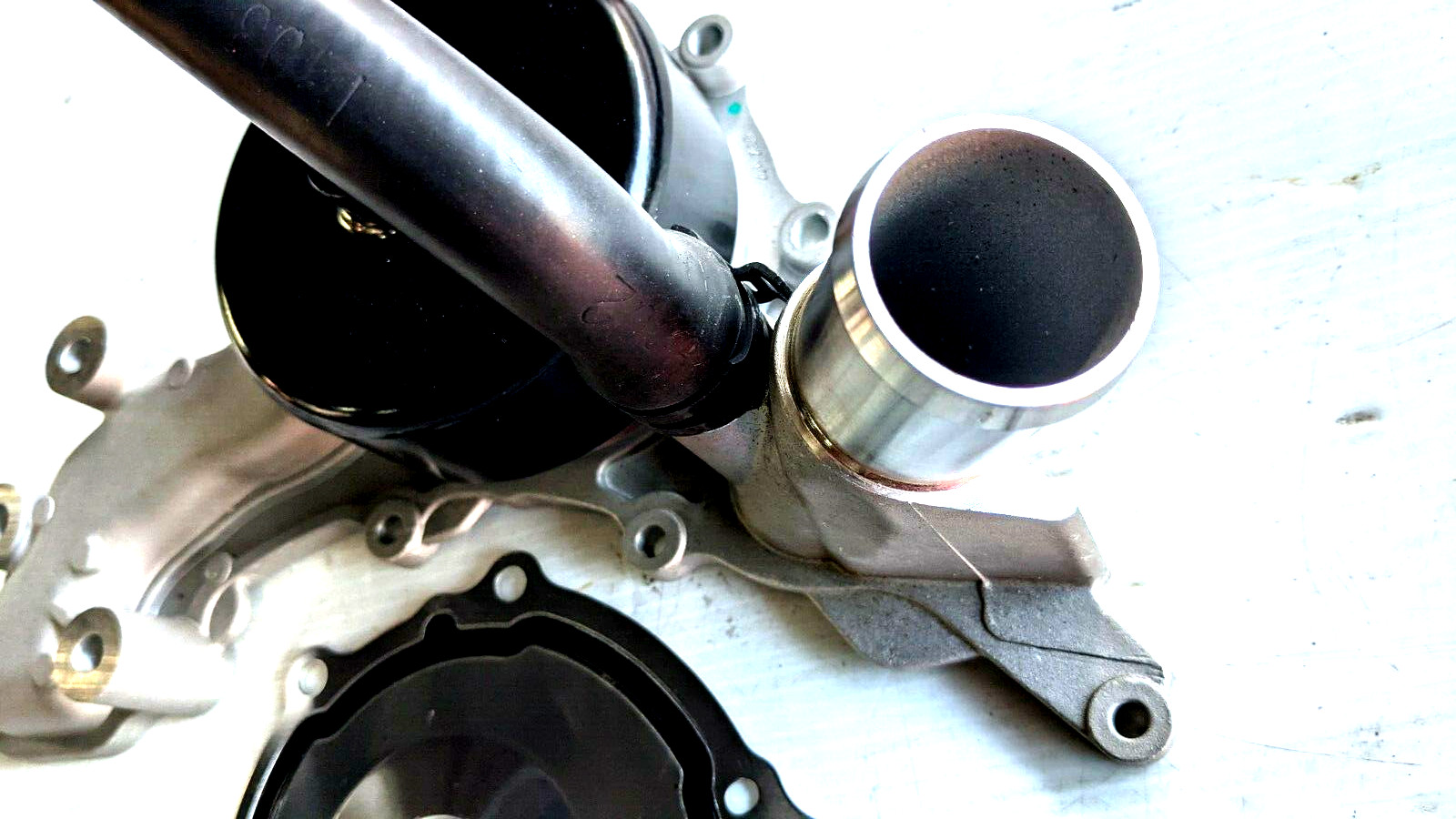 ECP Maserati GHIBLI 2014 on 3.0 V6 WATER PUMP AND GASKET 297912 299667 NEW