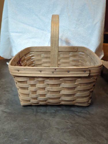 Longaberger 1984 Pie Basket with Single Handle And Riser - 12” - Picture 4 of 11