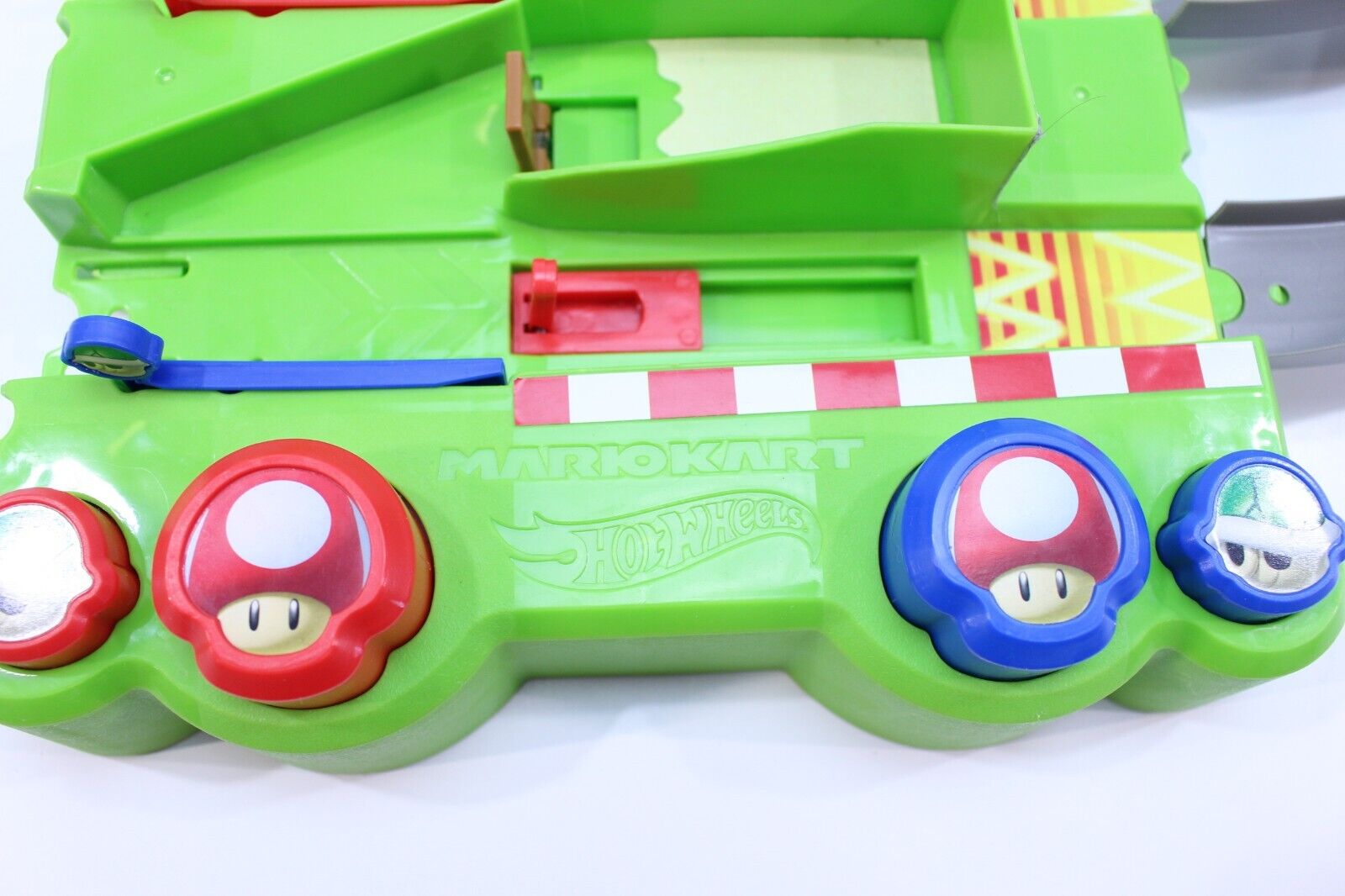 Hot Wheels Mario Kart Circuit Track Set + Yoshi Princess Peach Luigi  DIE-CAST ✓✓ 887961904475