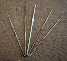 Vintage Crochet Hooks Lace Making Tool Sizes 0 2 , 10, 11, 14 De Lux Brand USA