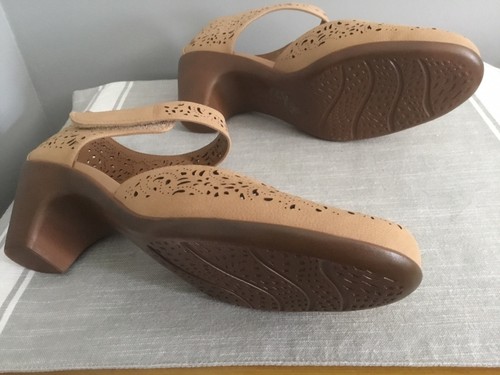 Easy Spirit Cindie Nubuck Laser Cut Strapped Mary Jane Shoes Beige Size 9W New - Picture 5 of 5
