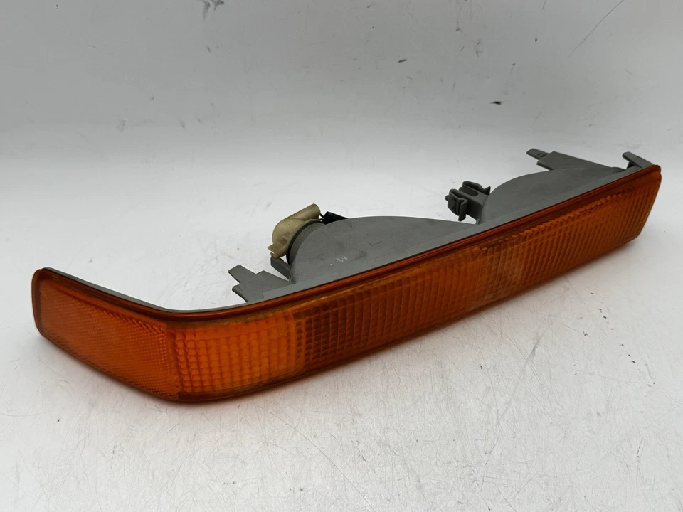 Luz de estacionamiento derecha para pasajero Chevrolet Blazer 1998-2005 usada OEM 16524256 Foto 3 de 4