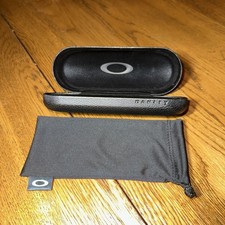 NEW AUTHENTIC OAKLEY BLACK CLAMSHELL HARD EYEGLASS CASE WITH BAG
