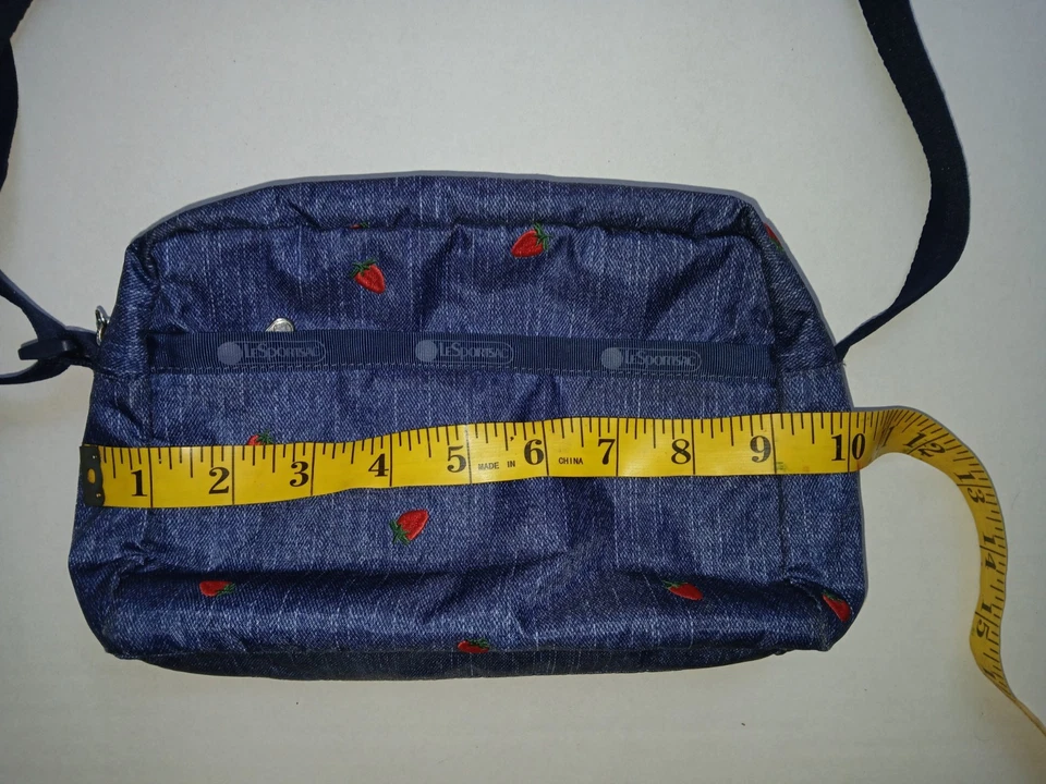 Bolso de Hombro LeSportsac Difícil de Encontrar Bordado Fresa Cartera Limpia Foto 4 de 4