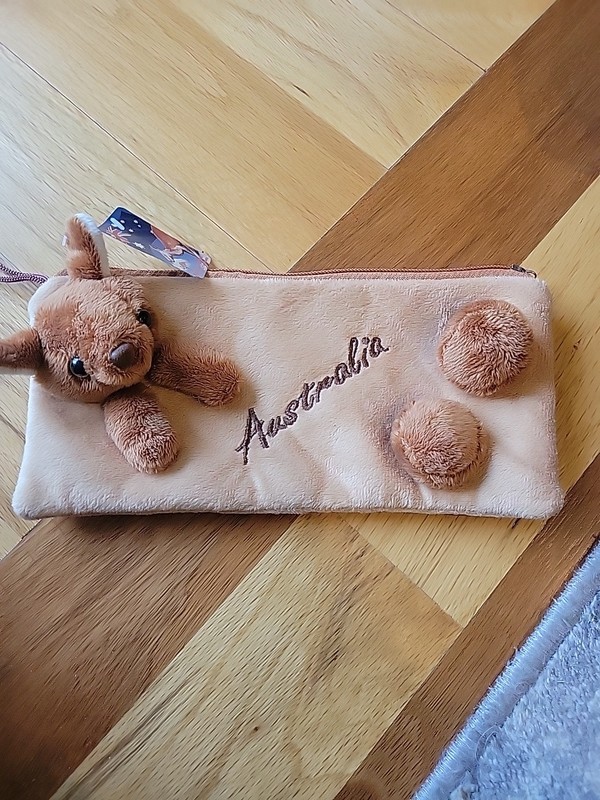 NEW ZIPPED PENCIL CASE FROM AUSTRALIA WITH FURRY KANGAROO