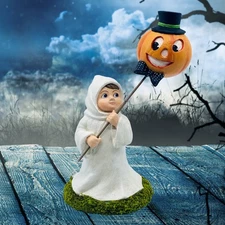 Bethany Lowe Designs: Halloween; Ghostly Fun Griffin, Item# TD2220