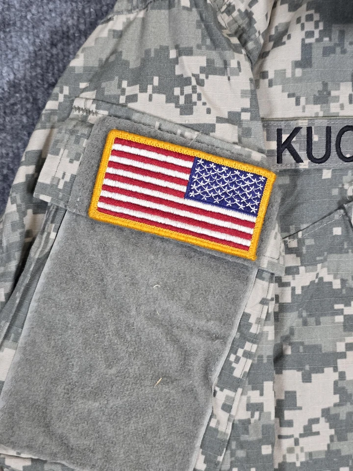 US Army Combat Uniform ACU Coat Mens Medium Long UCP Digital Camo Flag Patch - Image 3 of 4
